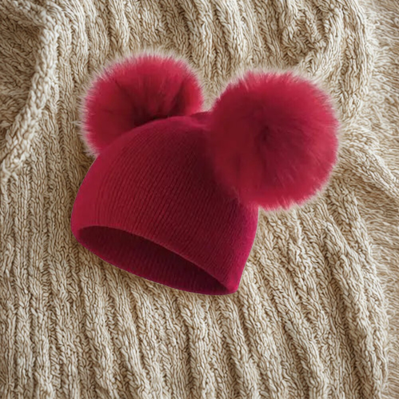 Touca de Tricô Infantil com Pompom Duplo Luxo