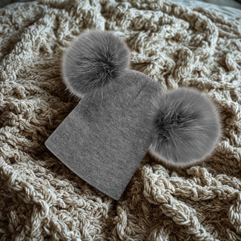 Touca de Tricô Infantil com Pompom Duplo Luxo