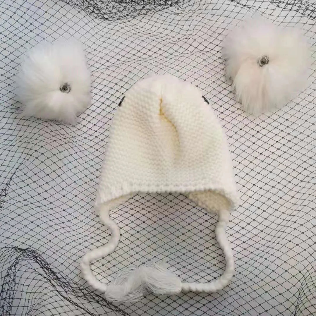 Touca com protetores de orelha Pompom