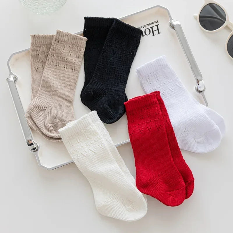 Elegância e Conforto: Meias 3/4 Vazadas para Bebês