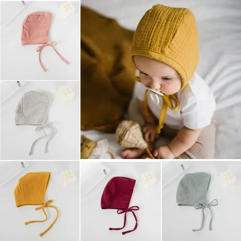 Gorro com cordinha jugular para bebês
