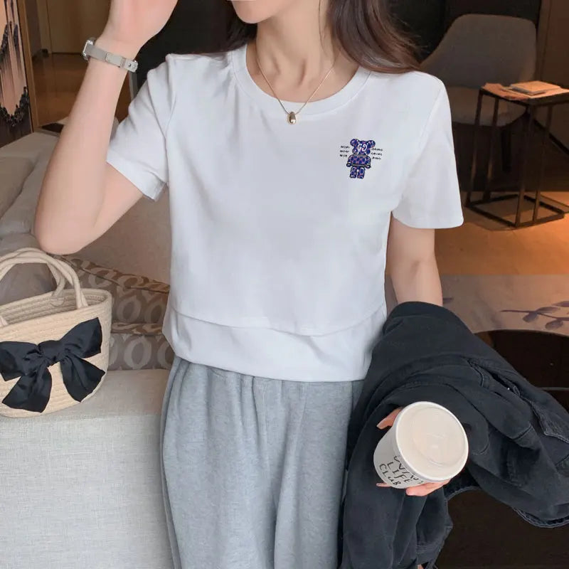 Camiseta super discreta para amamentar ao ar livre com abertura abaixo dos seios