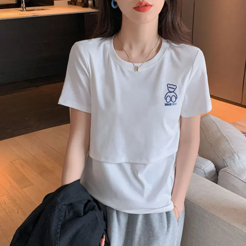 Camiseta super discreta para amamentar ao ar livre com abertura abaixo dos seios