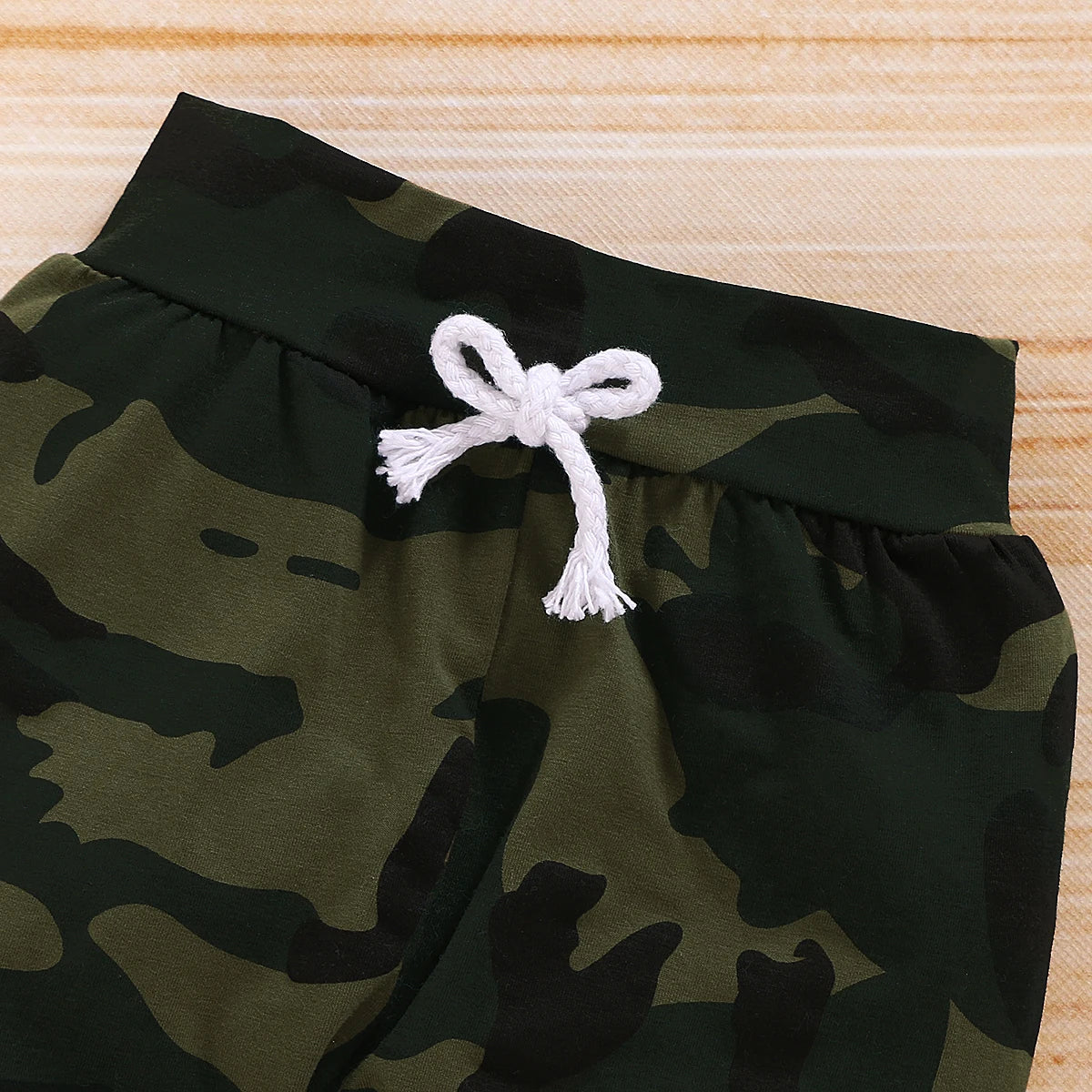 Conjunto militar bebê da mamãe com Gorro
