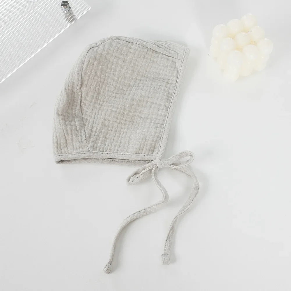 Gorro com cordinha jugular para bebês