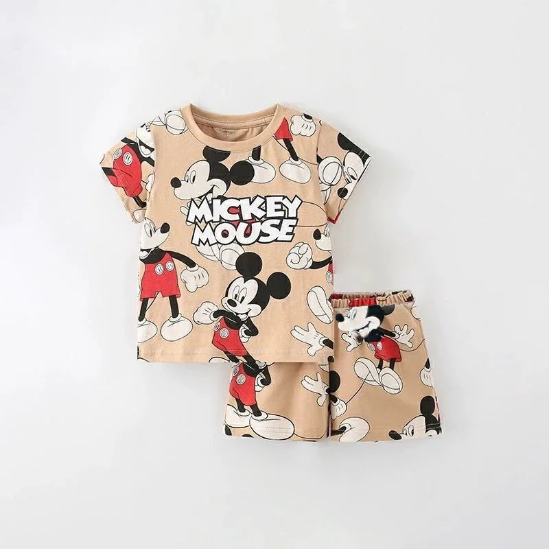 Conjunto Mickey Mouse Camiseta e Short
