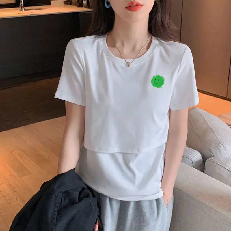 Camiseta super discreta para amamentar ao ar livre com abertura abaixo dos seios