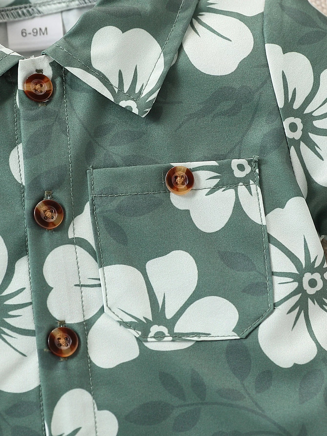 Conjunto camisa de manga curta e Shorts