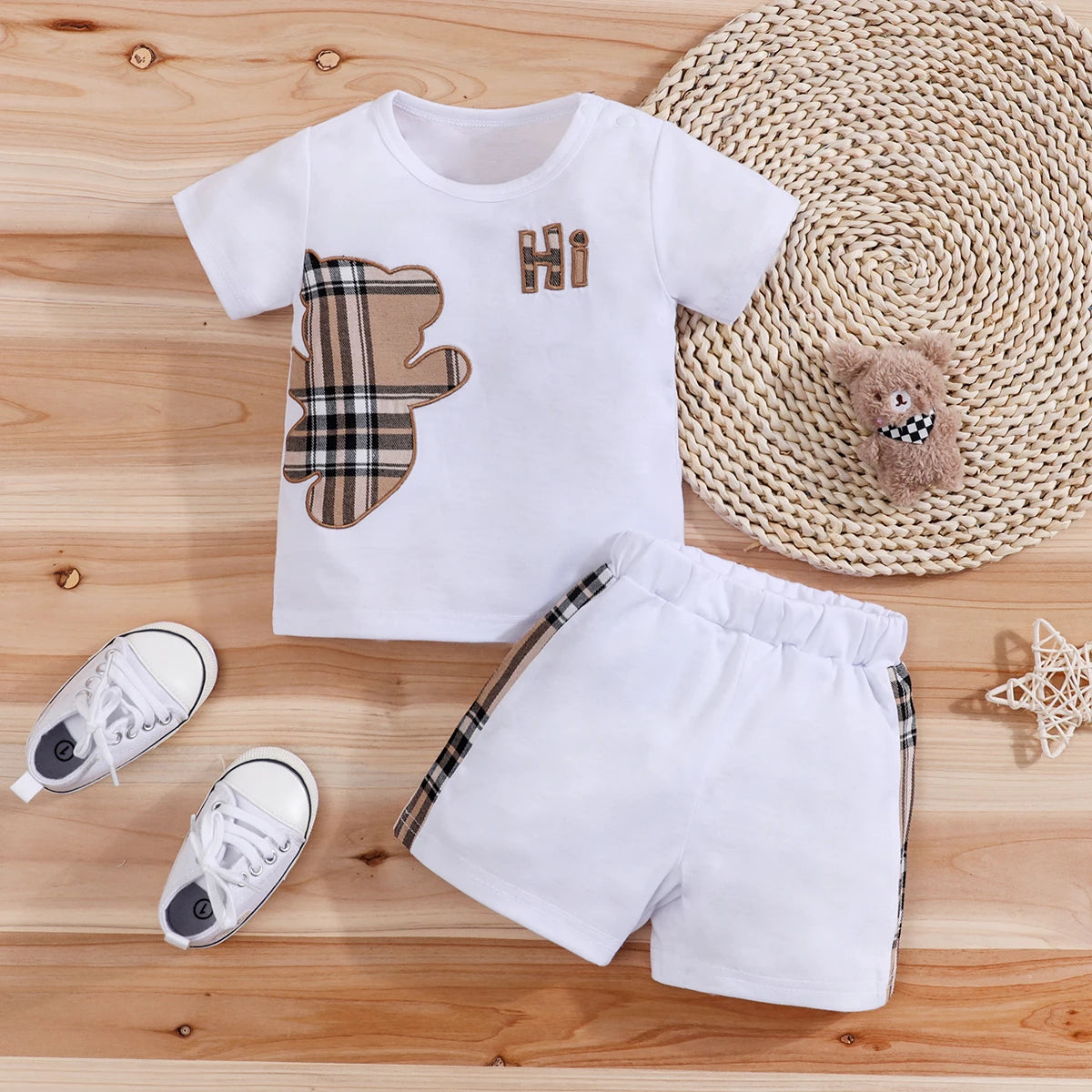 Conjunto Camiseta e Shorts com estampa de Urso