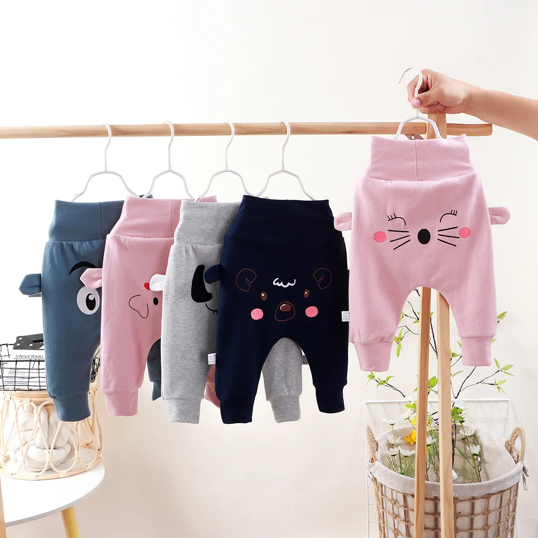 Calça com desenho de animal estampado atrás